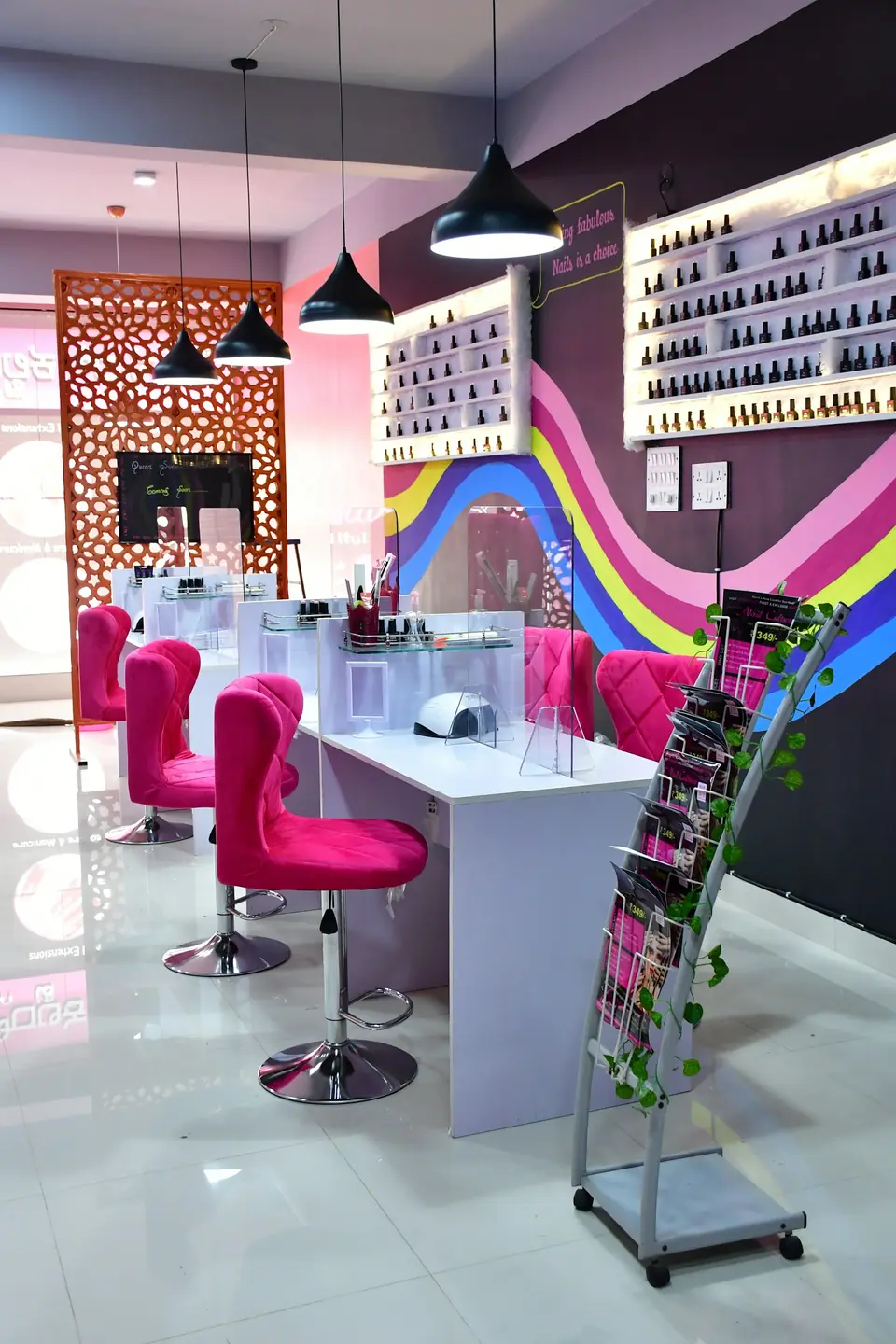 Không gian tiệm nail