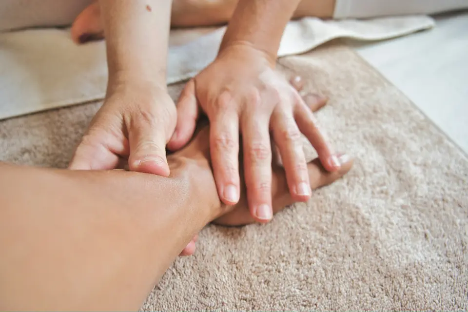 Massage tay & cánh tay